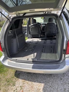 2004 Chrysler Town & Country LX