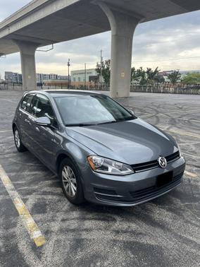 2015 Volkswagen Golf Launch Edition 2-Door