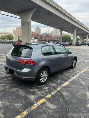 2015 Volkswagen Golf Launch Edition 2-Door
