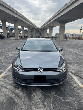 2015 Volkswagen Golf Launch Edition 2-Door