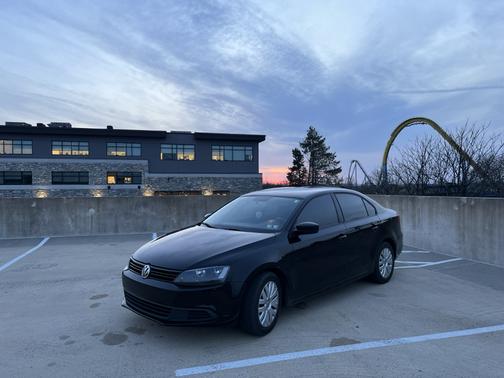 Black 2013 Volkswagen Jetta Base