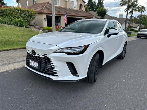 White 2023 Lexus RX 350h Premium