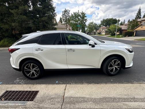 White 2023 Lexus RX 350h Premium