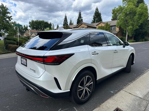 White 2023 Lexus RX 350h Premium