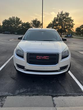 White 2015 GMC Acadia SLE-2