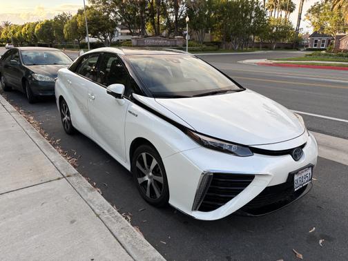 2019 Toyota Mirai Base