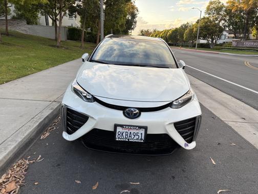2019 Toyota Mirai Base