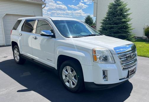 White 2012 GMC Terrain SLE-1