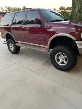 Red 2000 Ford Expedition Eddie Bauer
