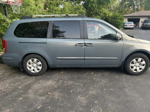 2008 Hyundai Entourage GLS