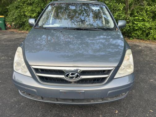2008 Hyundai Entourage GLS