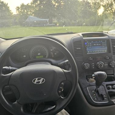 2008 Hyundai Entourage GLS