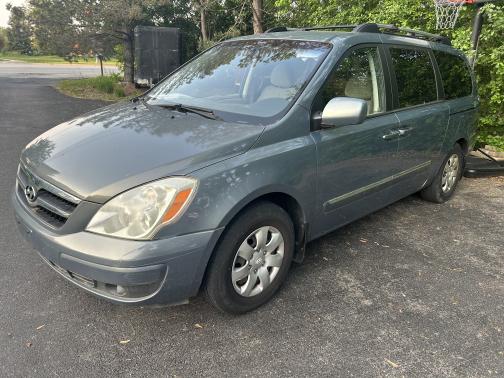 2008 Hyundai Entourage GLS