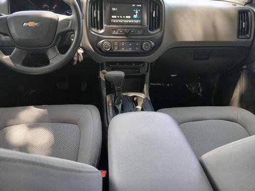 White 2018 Chevrolet Colorado WT