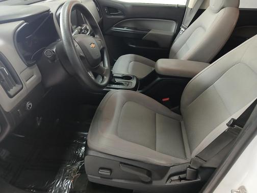 White 2018 Chevrolet Colorado WT