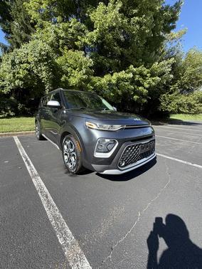 Gray 2022 Kia Soul X-Line