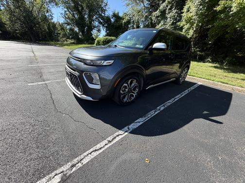 Gray 2022 Kia Soul X-Line
