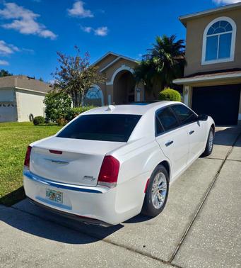 2016 Chrysler 300C Base