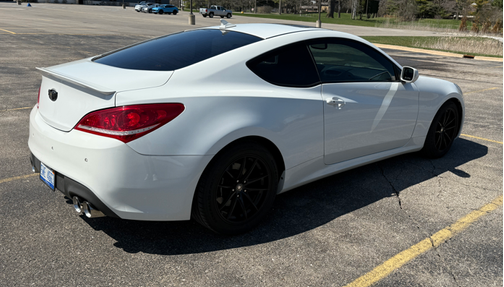 White 2011 Hyundai Genesis Coupe 3.8 Grand Touring