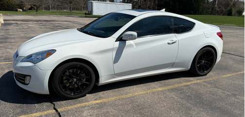 White 2011 Hyundai Genesis Coupe 3.8 Grand Touring