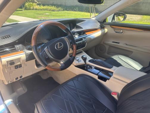 2013 Lexus ES 300h Base