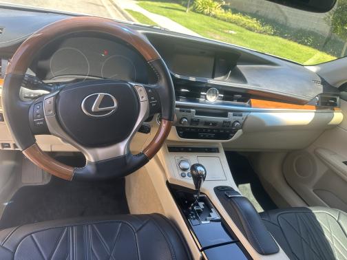2013 Lexus ES 300h Base