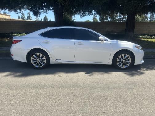 2013 Lexus ES 300h Base