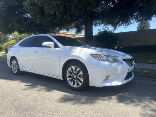 2013 Lexus ES 300h Base