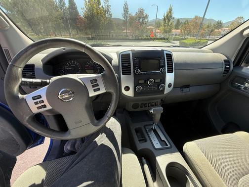 Blue 2015 Nissan Frontier SV