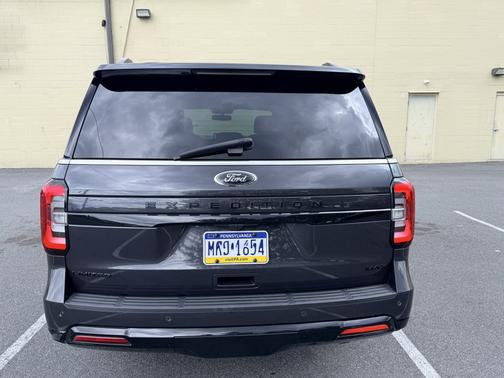 Black 2022 Ford Expedition Max Limited