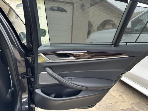 2022 BMW 530e Base