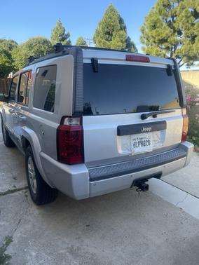 Silver 2010 Jeep Commander Sport