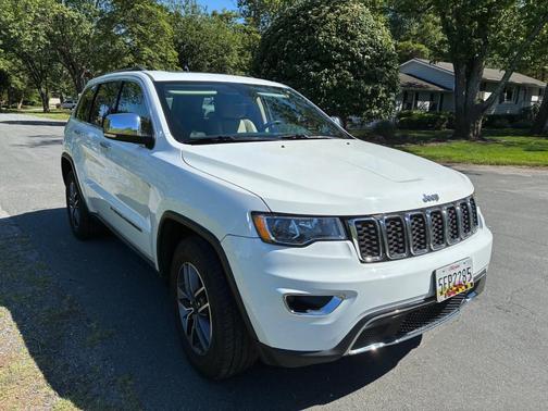 White 2022 Jeep Grand Cherokee WK Limited