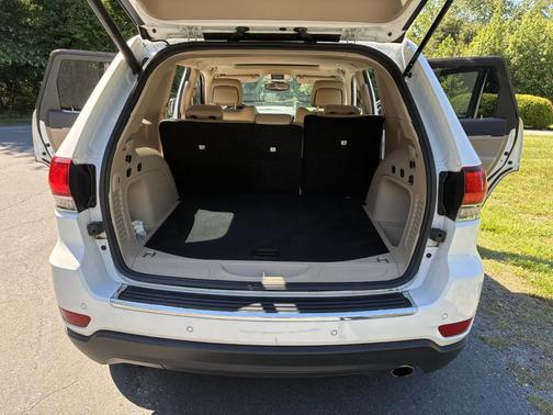 White 2022 Jeep Grand Cherokee WK Limited