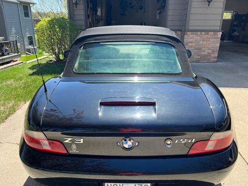 Black 2001 BMW Z3 2.5i Roadster