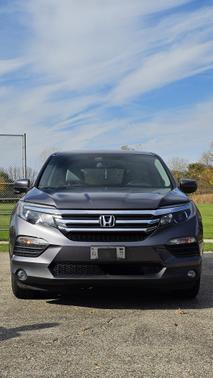 Gray 2016 Honda Pilot EX-L