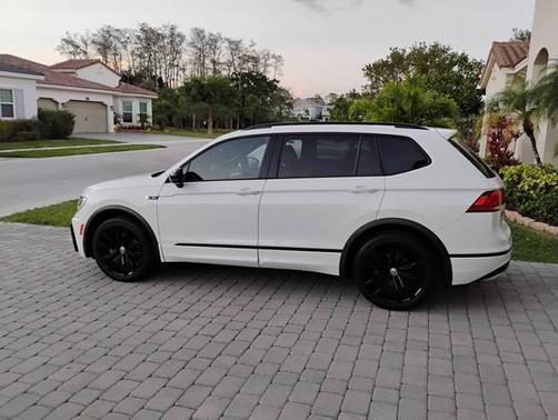 2021 Volkswagen Tiguan 2.0T SE R-Line Black