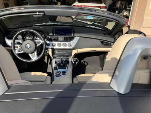 Blue 2012 BMW Z4 sDrive35i