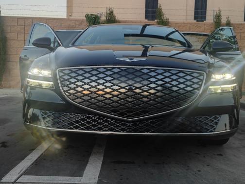 2023 Genesis Electrified G80 Base
