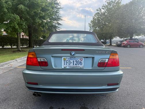 Green 2002 BMW 325 Cic