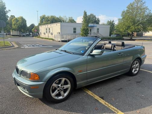Green 2002 BMW 325 Cic