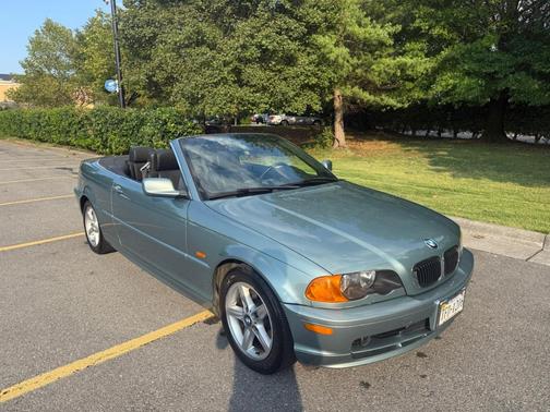 Green 2002 BMW 325 Cic