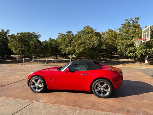 Red 2007 Pontiac Solstice Base