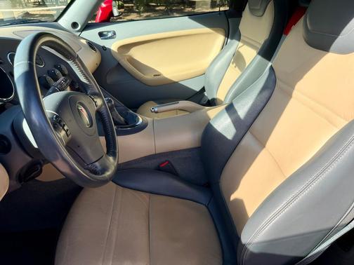 Red 2007 Pontiac Solstice Base