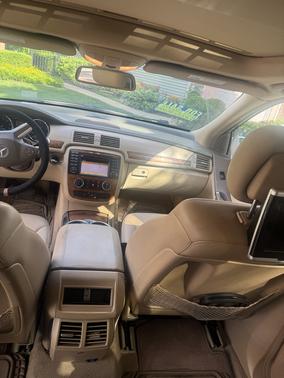 White 2009 Mercedes-Benz R-Class R 350 4MATIC