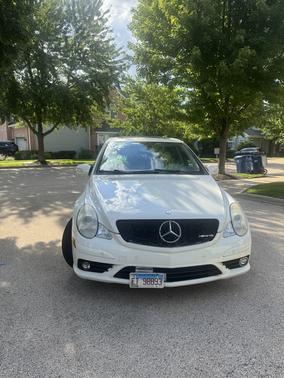 White 2009 Mercedes-Benz R-Class R 350 4MATIC