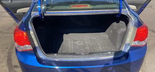 Blue 2013 Chevrolet Cruze LS