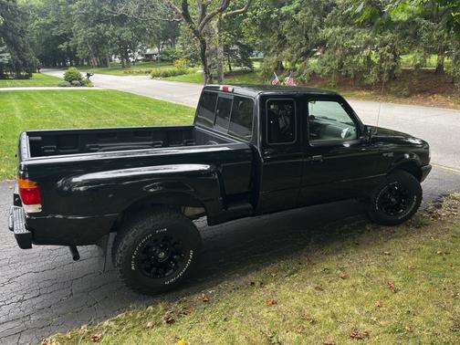 Black 1999 Ford Ranger XLT SuperCab