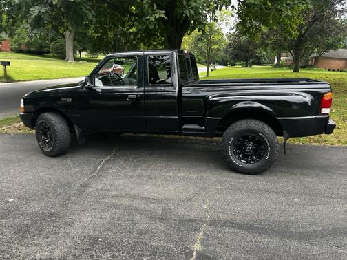 Black 1999 Ford Ranger XLT SuperCab