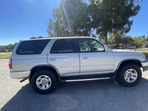 1999 Toyota 4Runner SR5